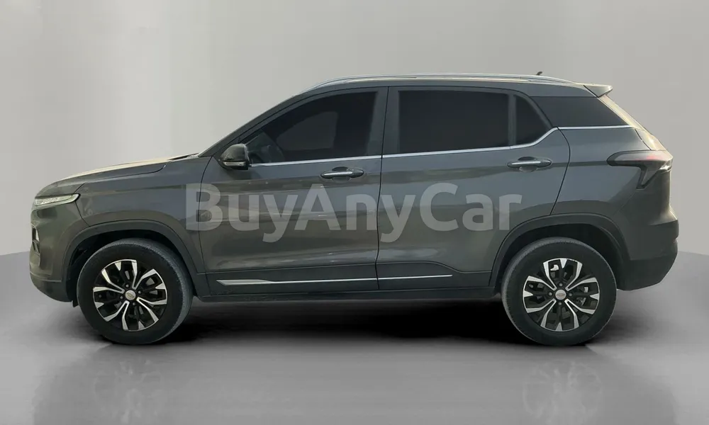Vehicle photo 5
