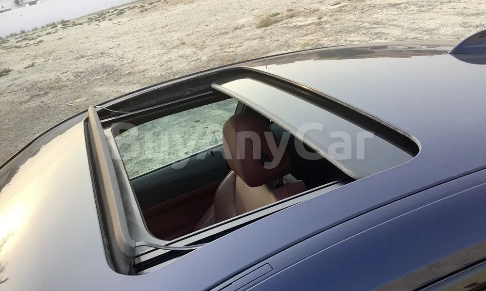 Vehicle photo 5