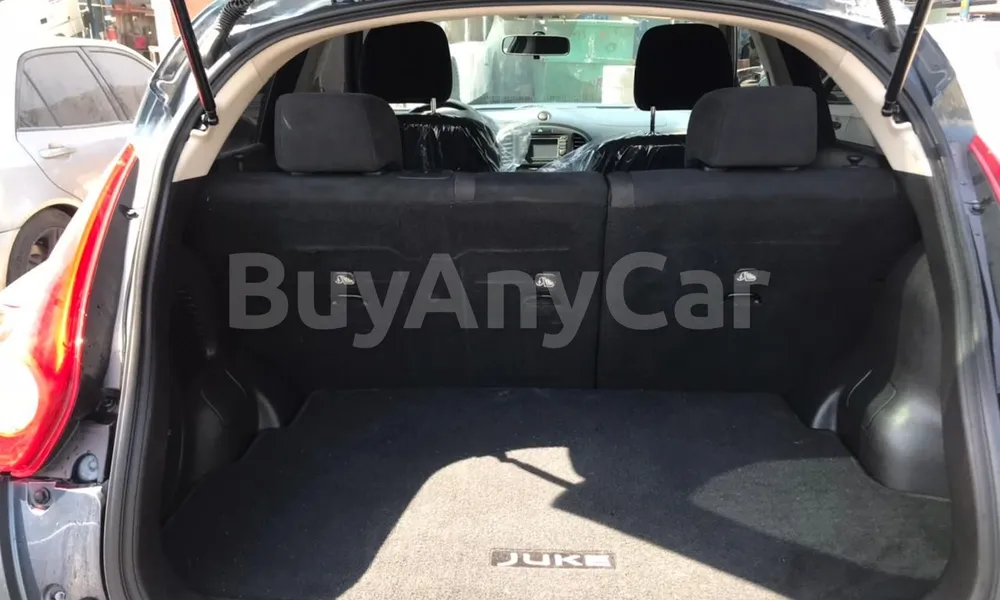 Vehicle photo 5