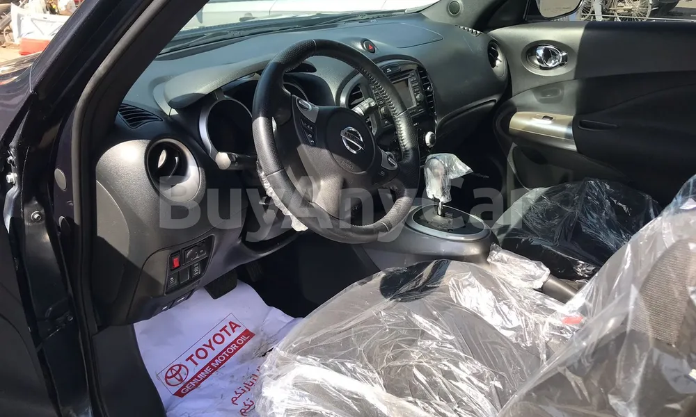 Vehicle photo 8