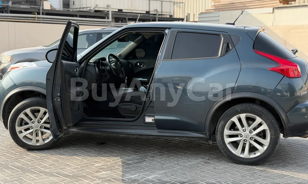 Vehicle photo 13