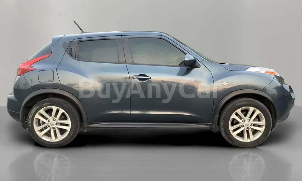 Vehicle photo 2