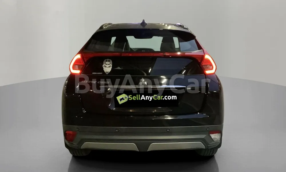 Vehicle photo 2