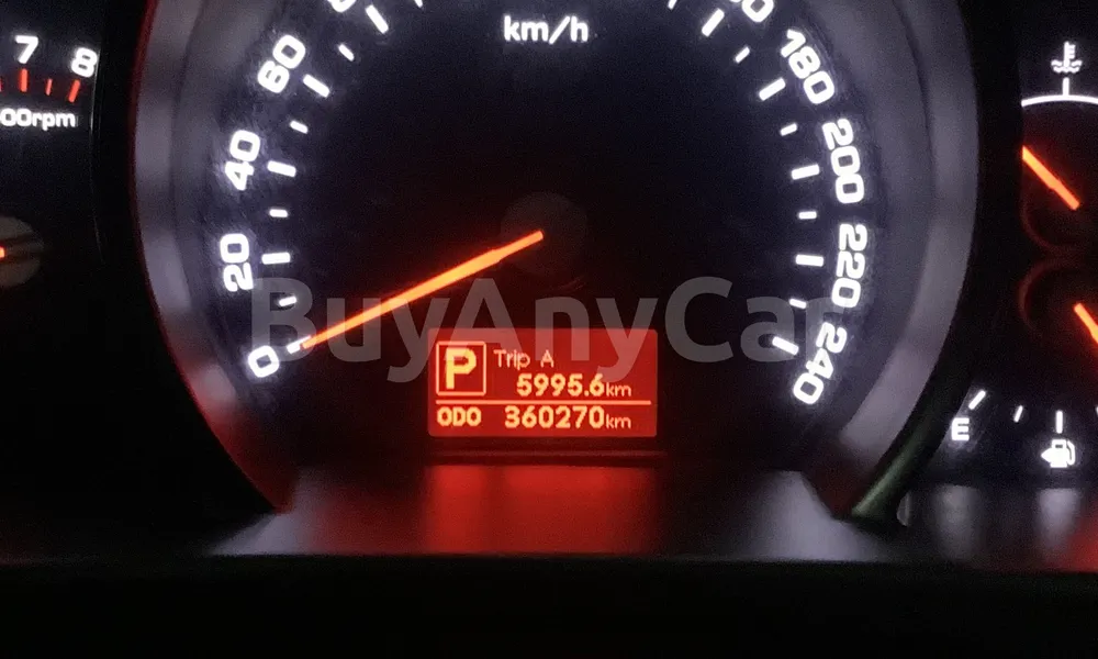 Vehicle photo 8