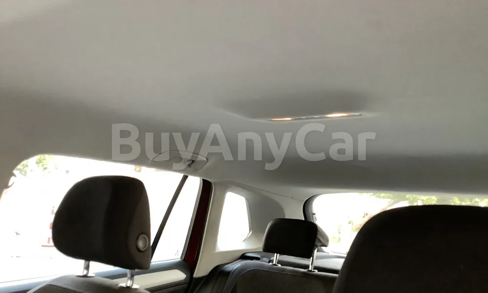 Vehicle photo 10