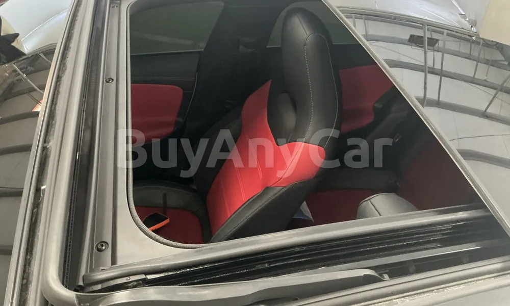 Vehicle photo 5