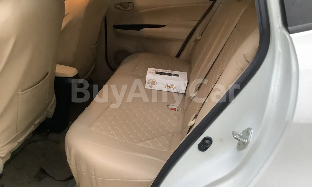 Vehicle photo 9
