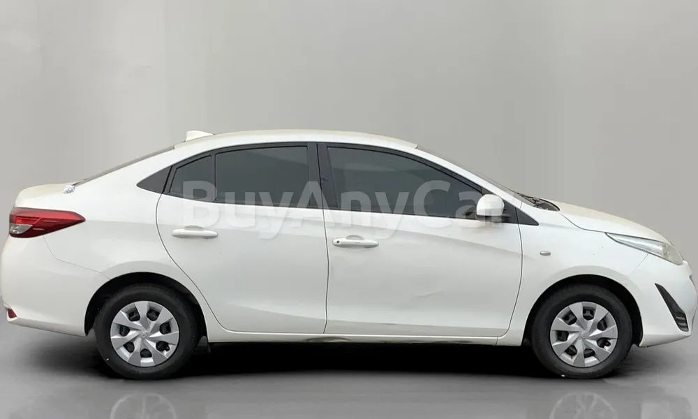 Vehicle photo 4