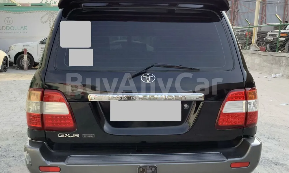 Vehicle photo 2