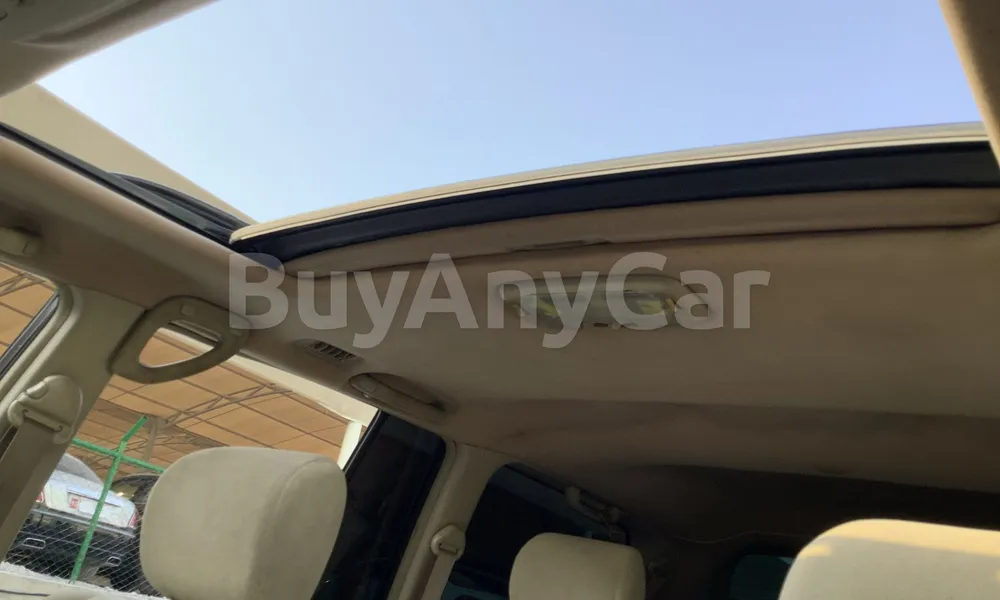 Vehicle photo 8