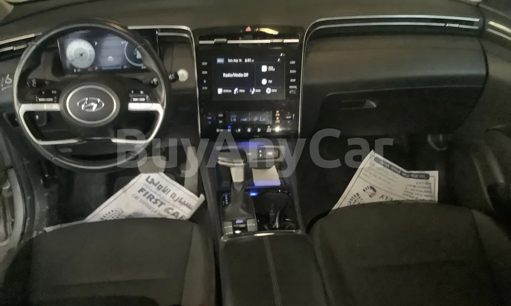 Vehicle photo 8