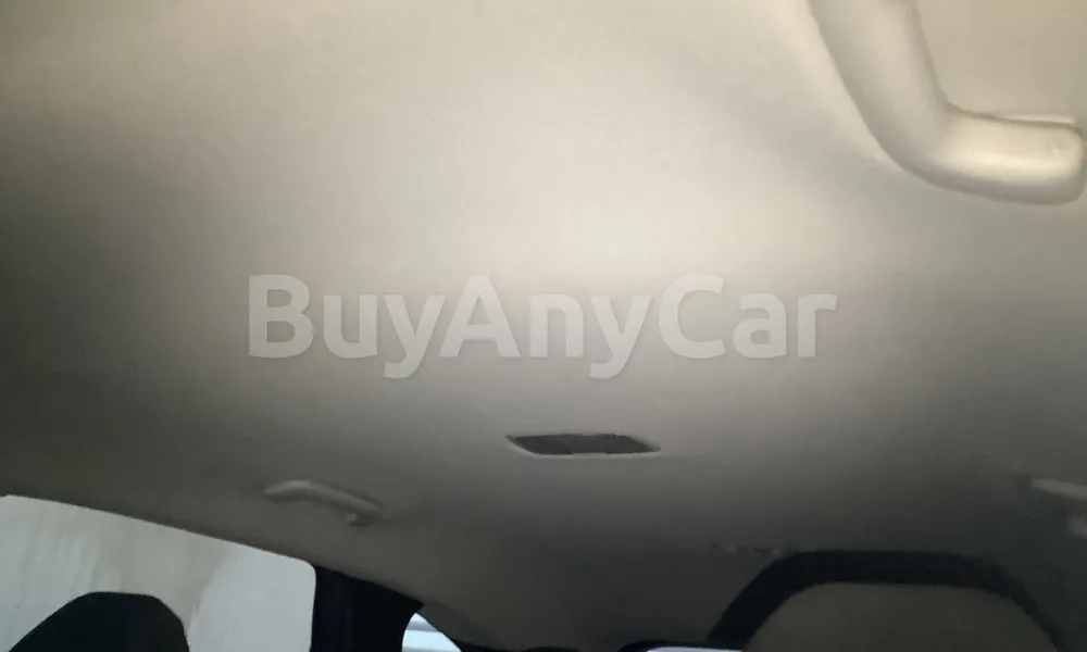 Vehicle photo 9