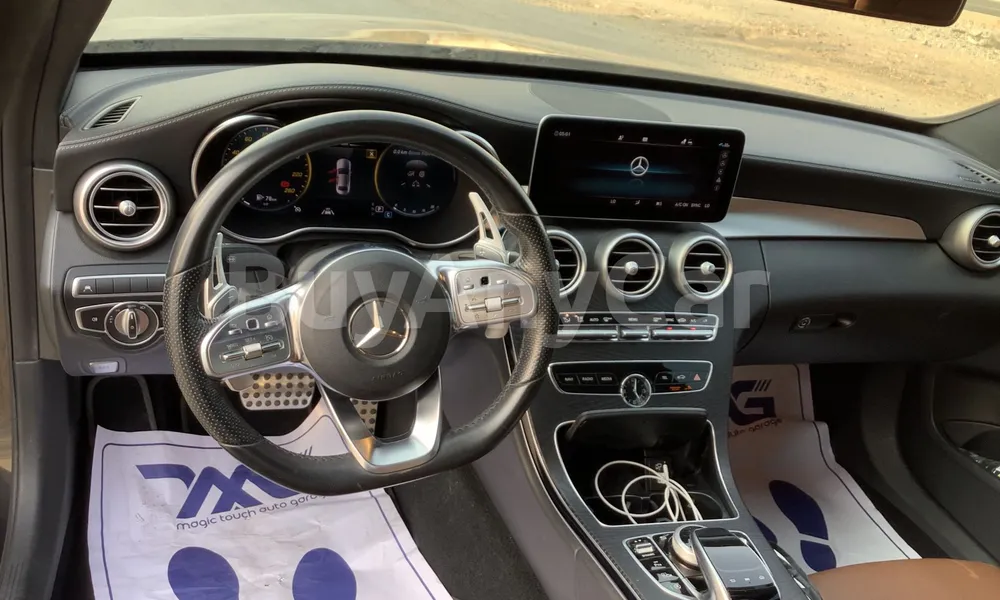Vehicle photo 8
