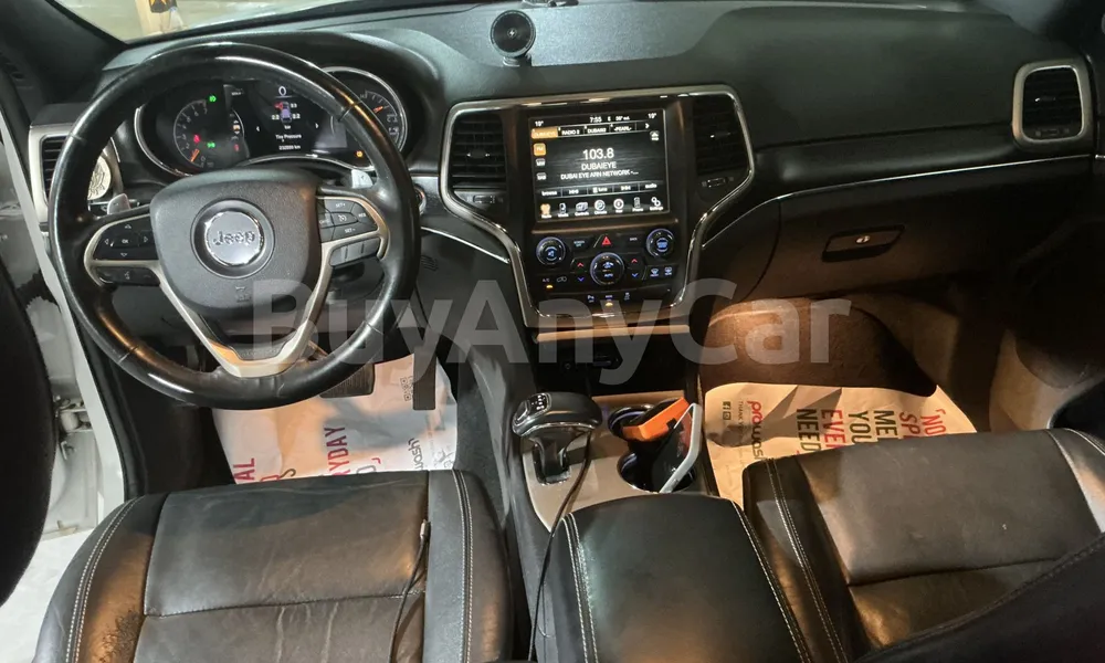 Vehicle photo 9