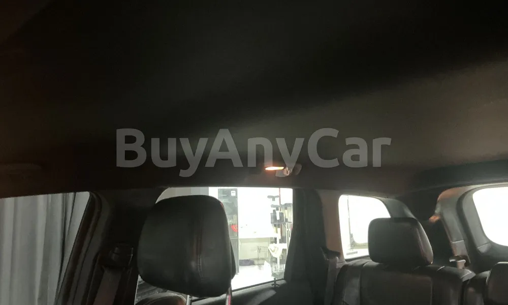 Vehicle photo 8
