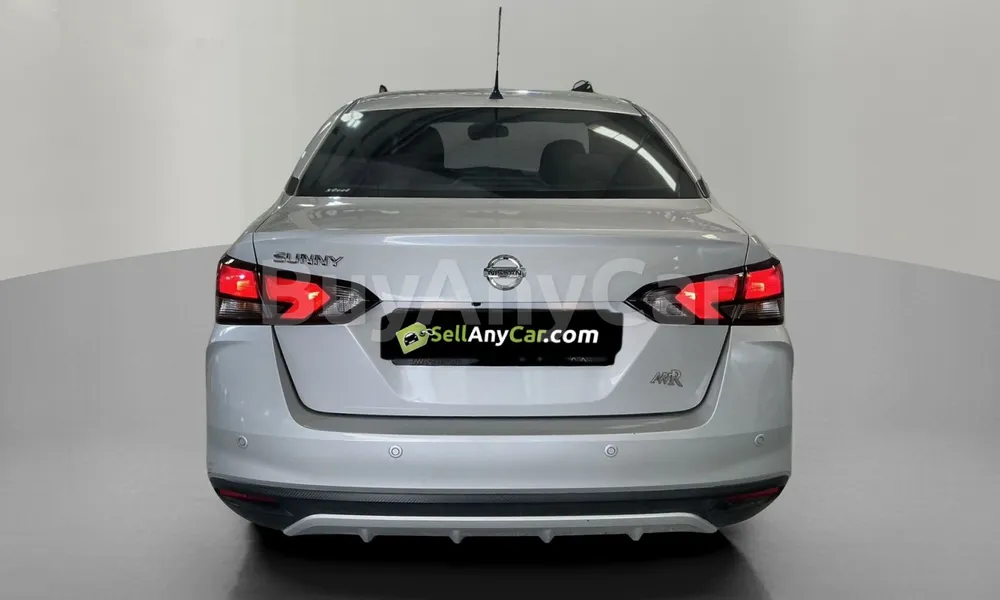 Vehicle photo 2