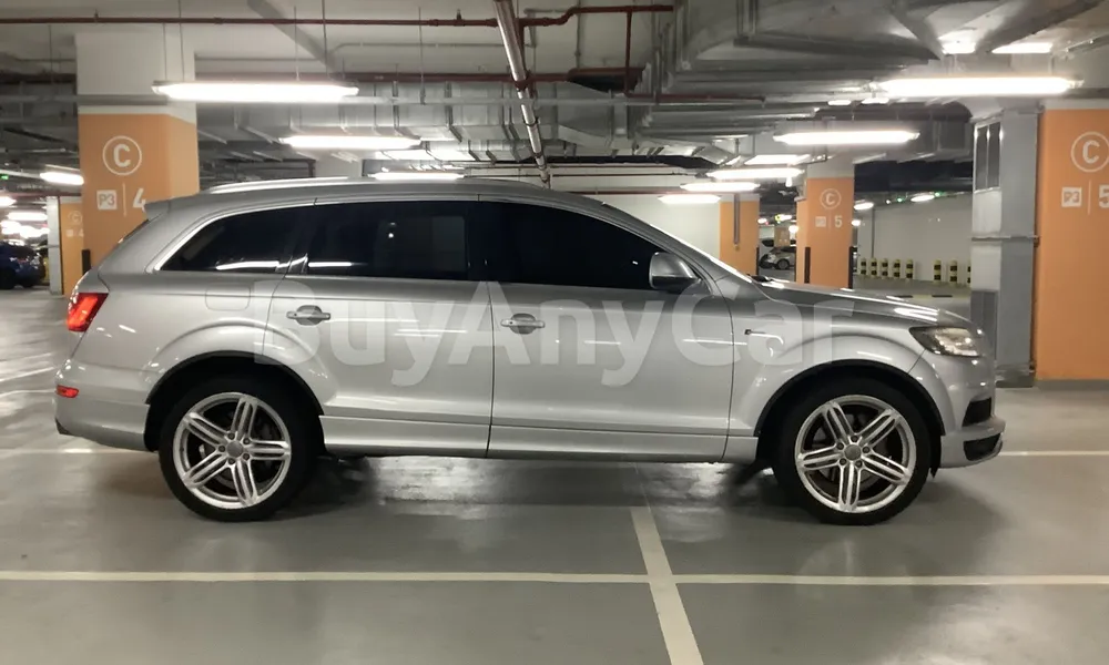 Vehicle photo 5