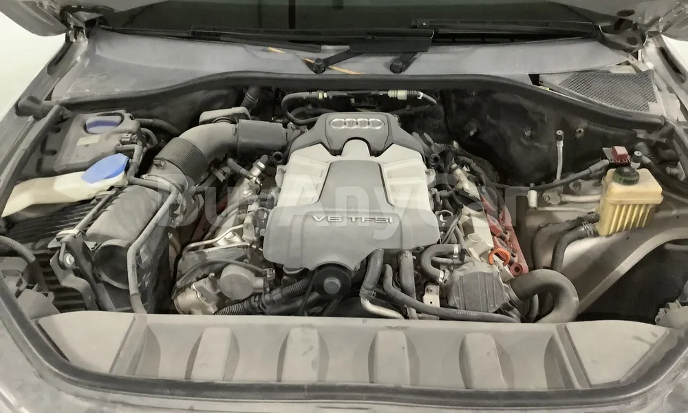 Vehicle photo 8