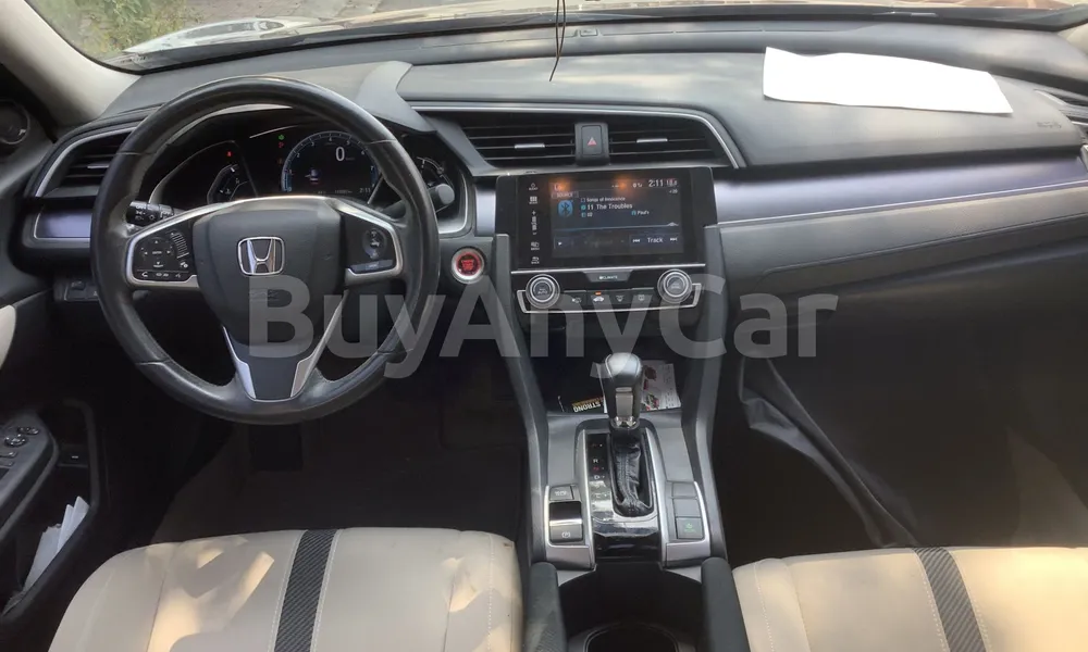 Vehicle photo 9