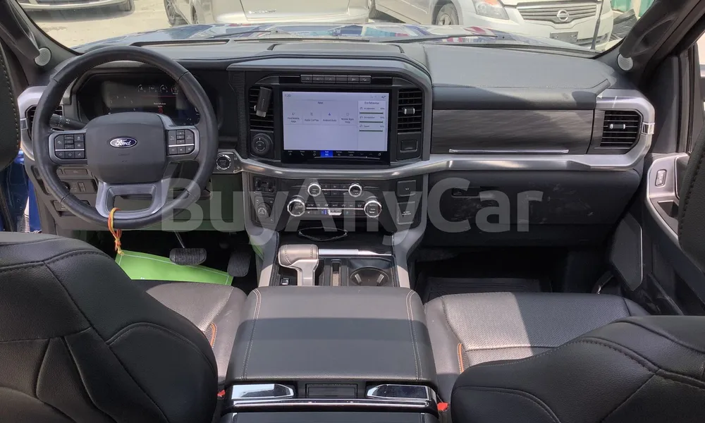 Vehicle photo 8