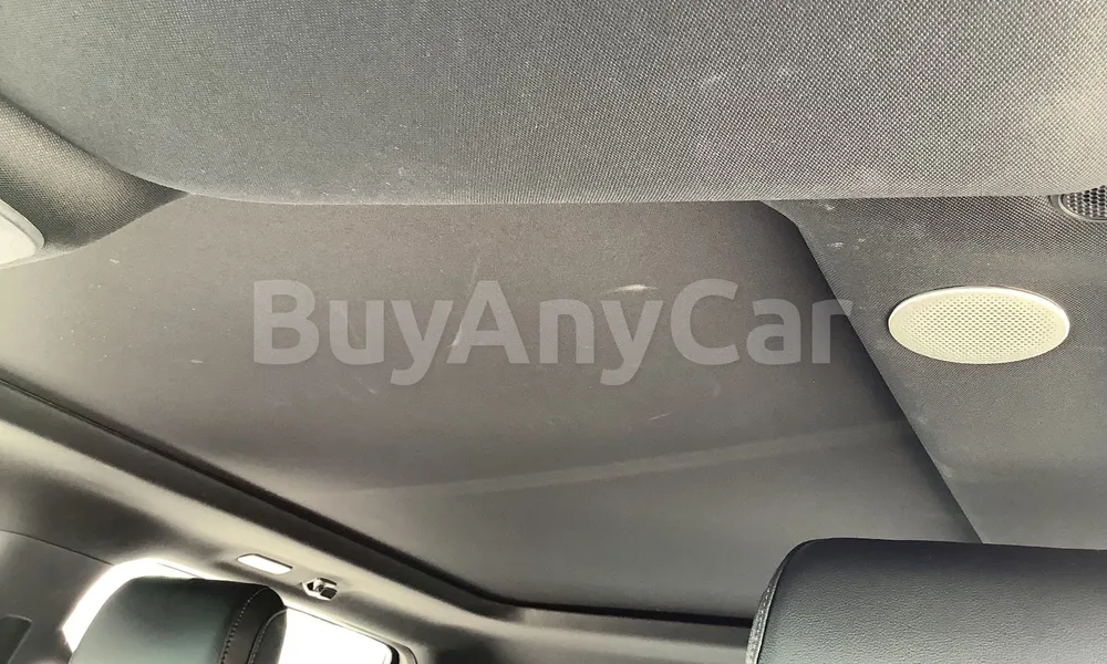 Vehicle photo 9