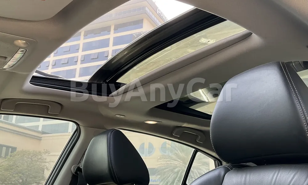 Vehicle photo 9
