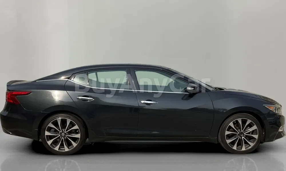 Vehicle photo 3