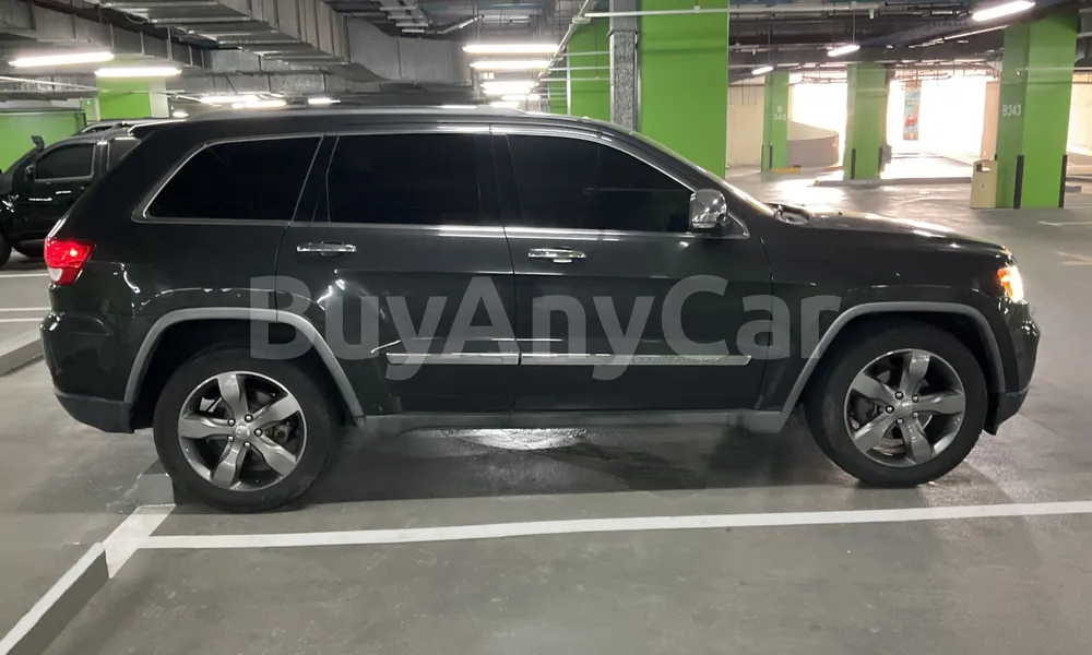 Vehicle photo 3