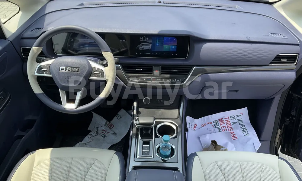 Vehicle photo 9
