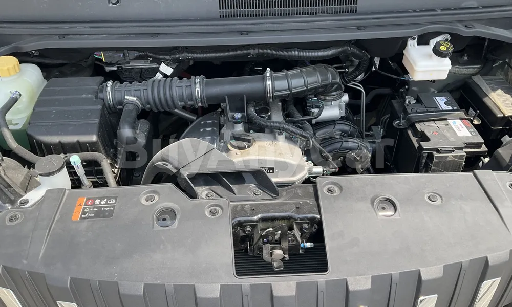 Vehicle photo 6