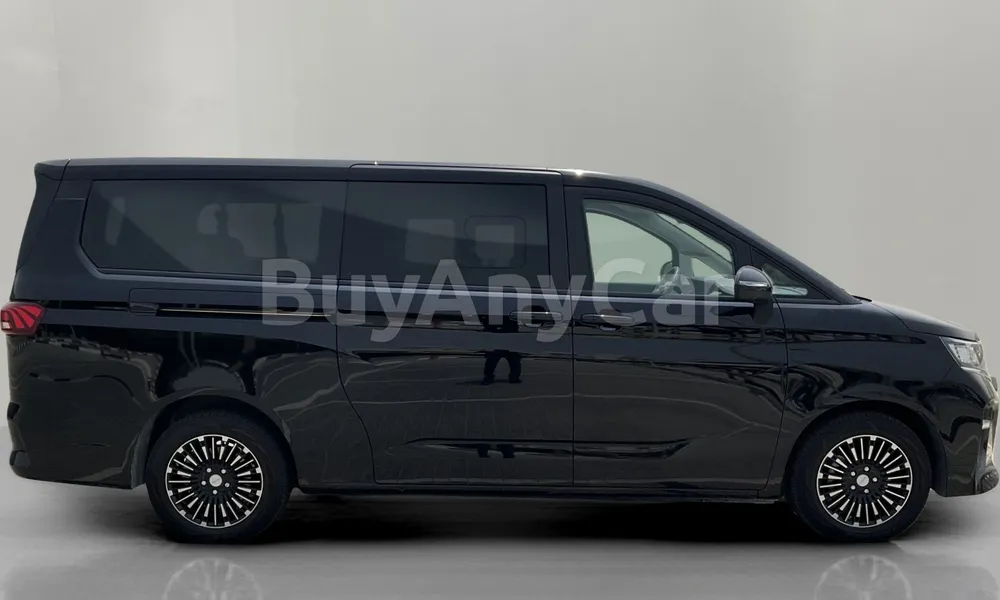Vehicle photo 3