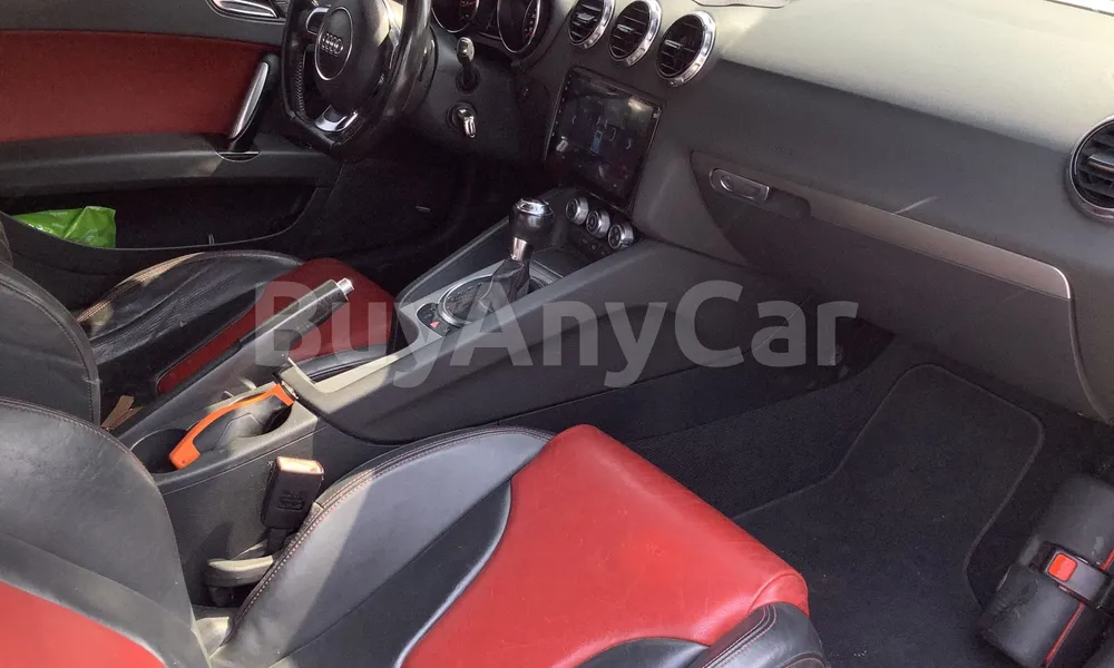 Vehicle photo 9