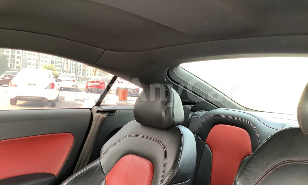 Vehicle photo 8