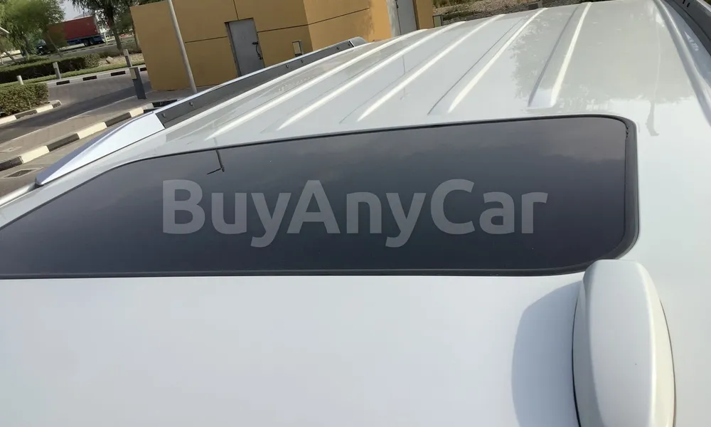 Vehicle photo 9