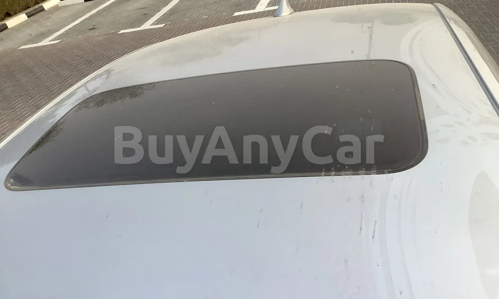Vehicle photo 6
