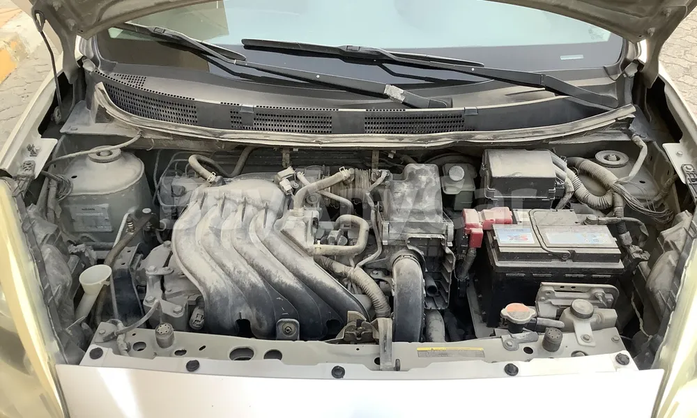 Vehicle photo 6