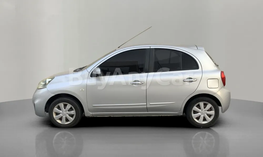 Vehicle photo 4