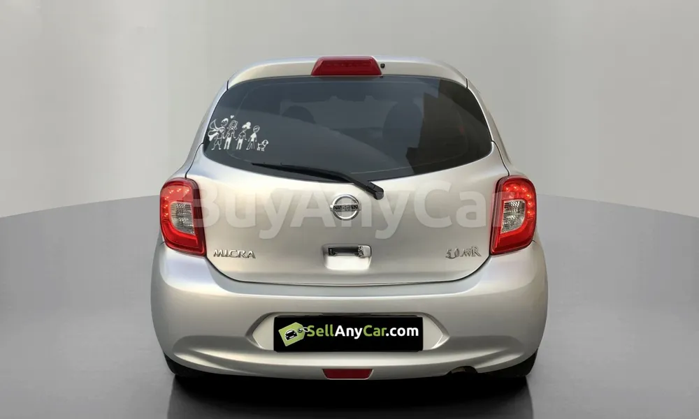 Vehicle photo 2