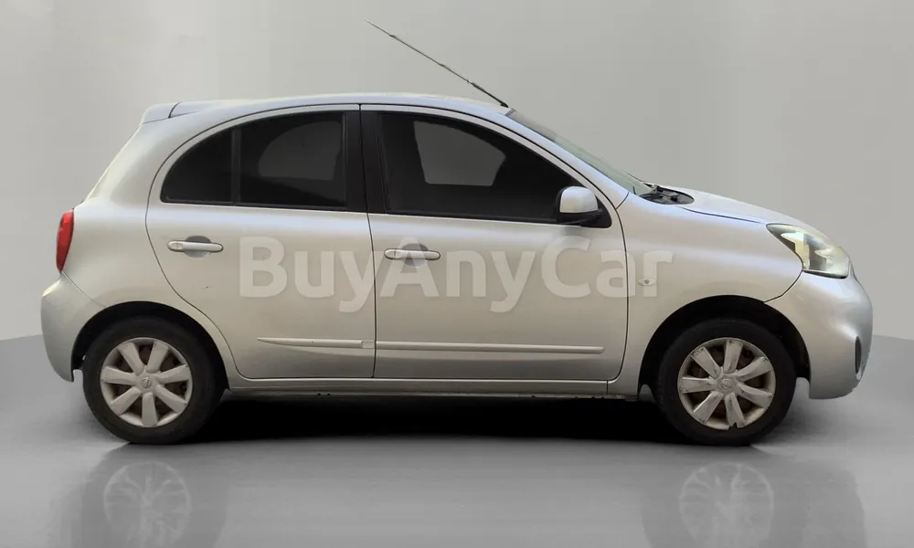 Vehicle photo 3