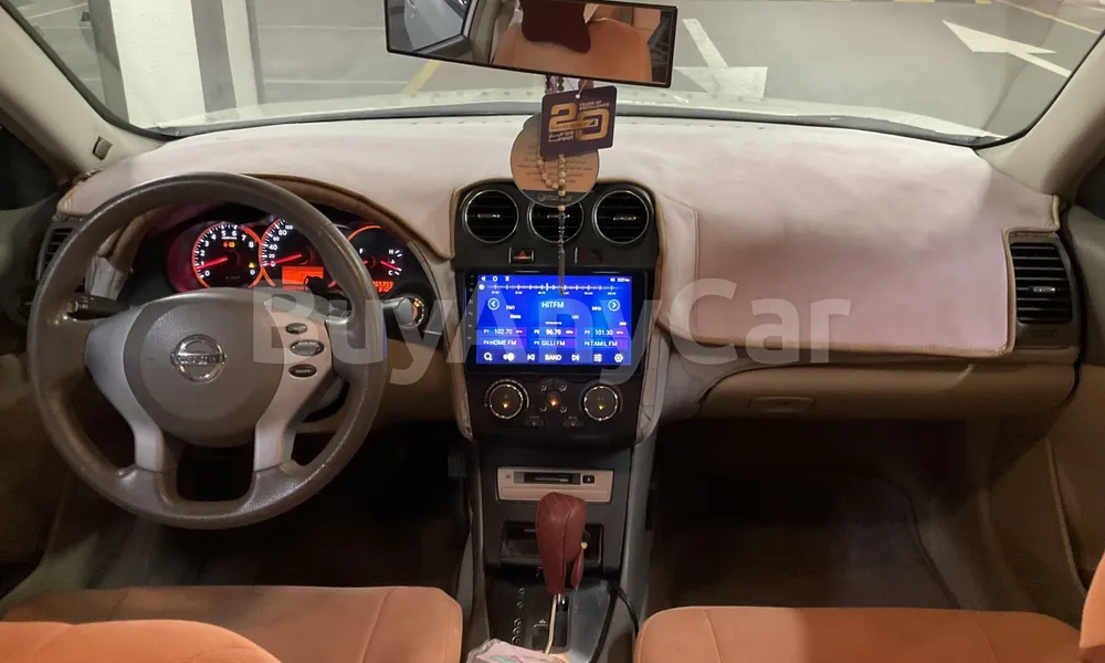 Vehicle photo 8