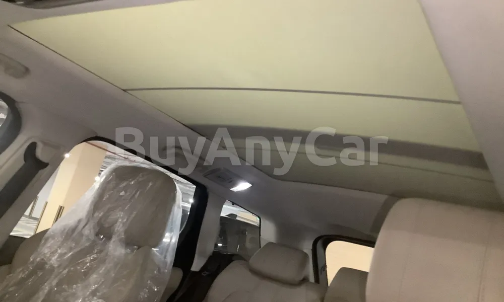 Vehicle photo 9