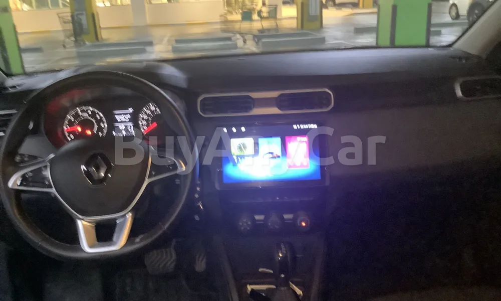 Vehicle photo 9