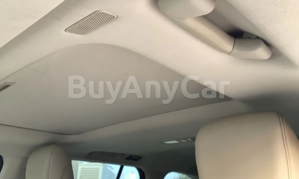 Vehicle photo 9