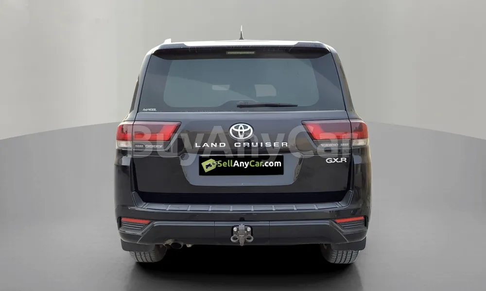 Vehicle photo 2