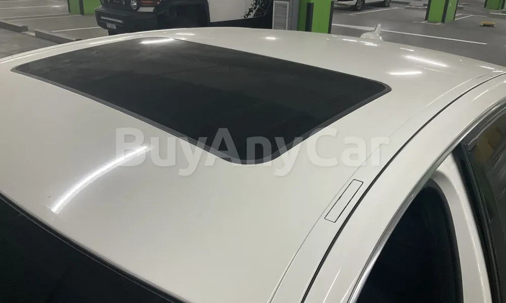 Vehicle photo 5