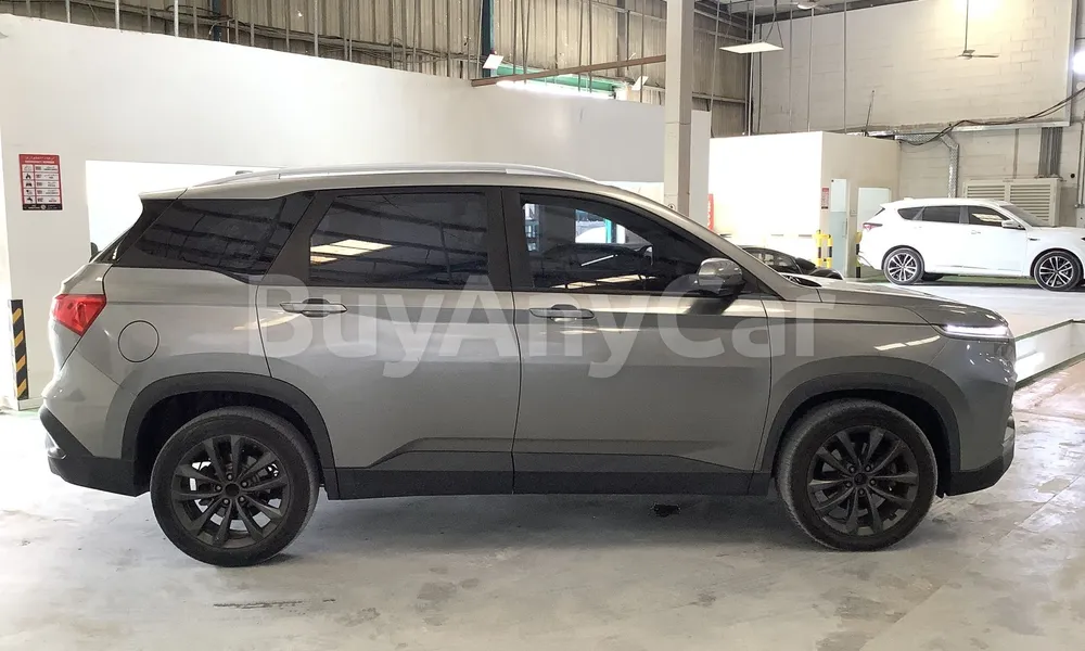 Vehicle photo 3