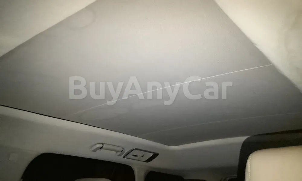 Vehicle photo 11
