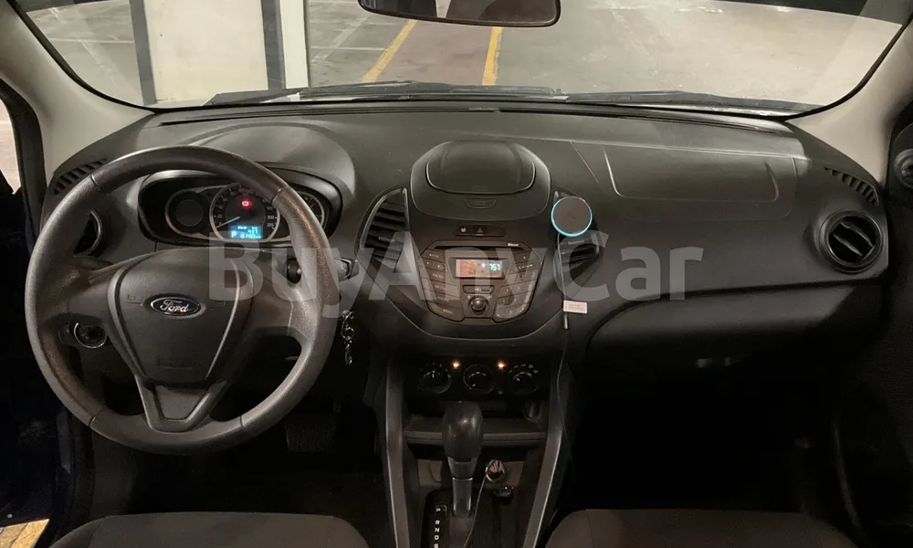 Vehicle photo 8