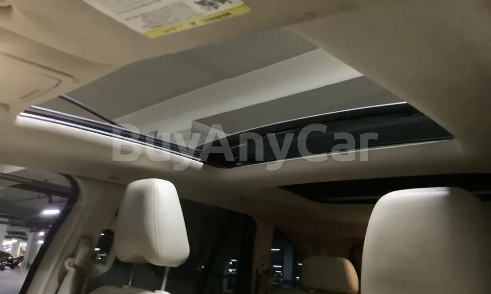 Vehicle photo 8