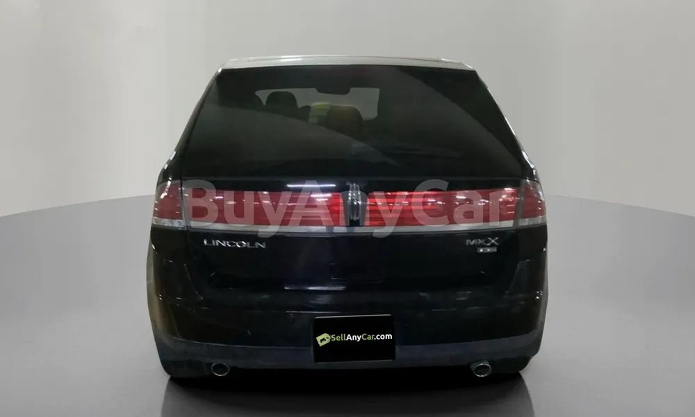 Vehicle photo 2